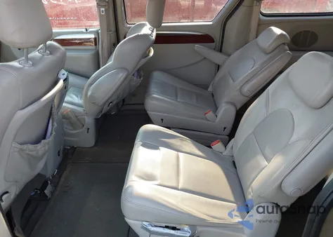 2005 Chrysler Town & Country Limited z USA, uszkodzony, nr VIN 2C8GP64L15R291542